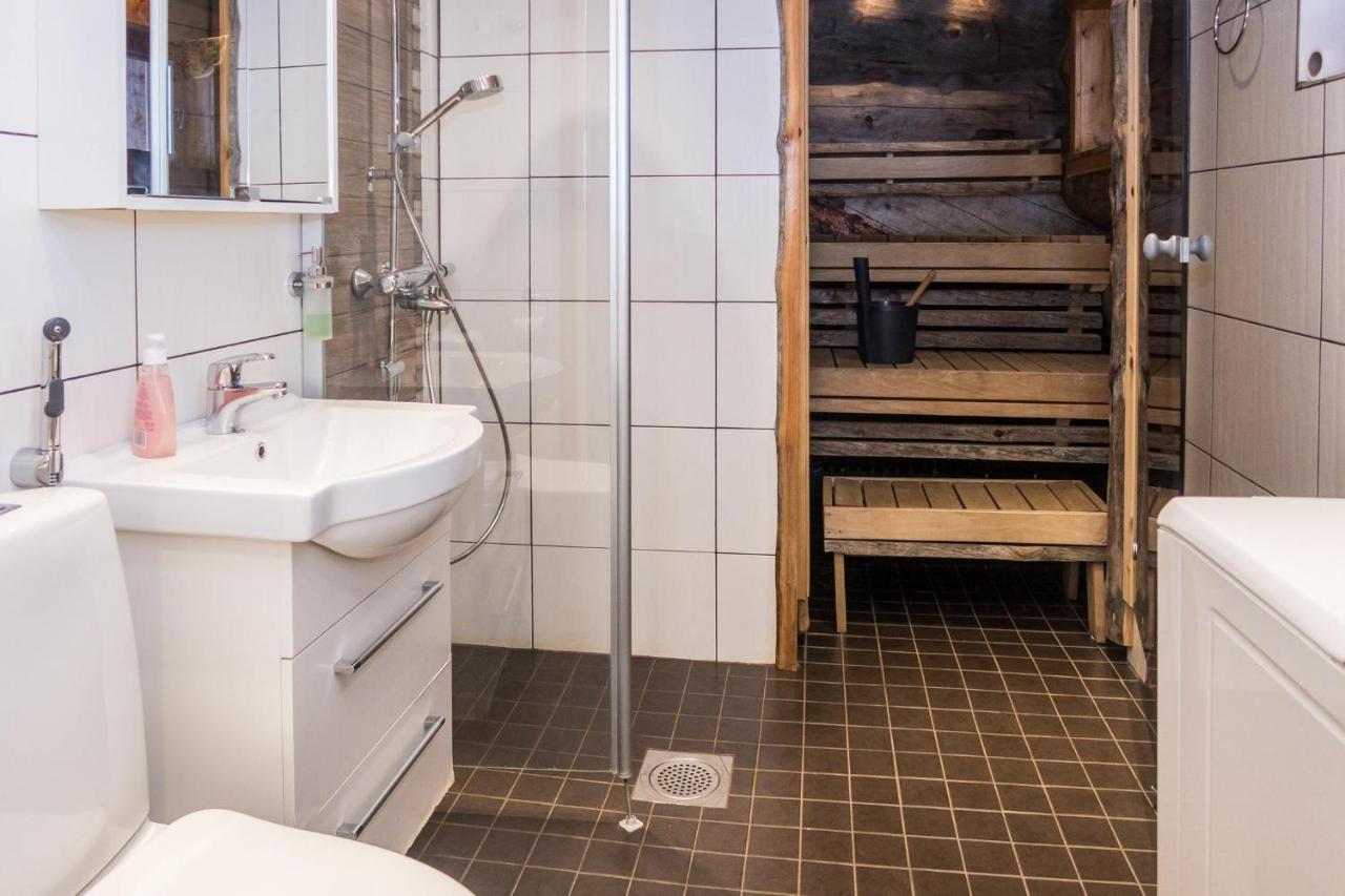 Spectacular Rural Log House With 2 Saunas Next To A Beautiful Holiday home Kuusamo