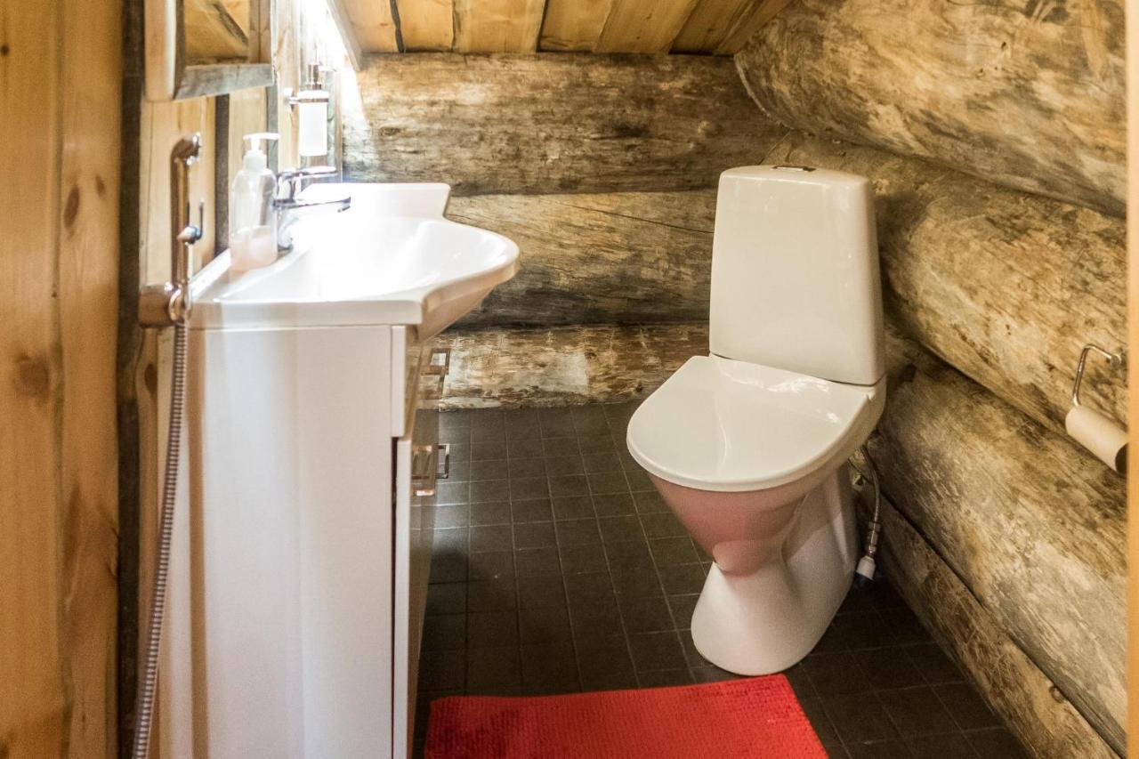 Spectacular Rural Log House With 2 Saunas Next To A Beautiful * Kuusamo