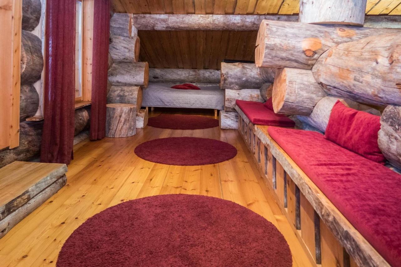 Holiday home Spectacular Rural Log House With 2 Saunas Next To A Beautiful *